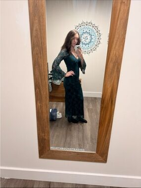 Long Forest Green Lace Maxi Dress with V-Neck and Bell Sleeves